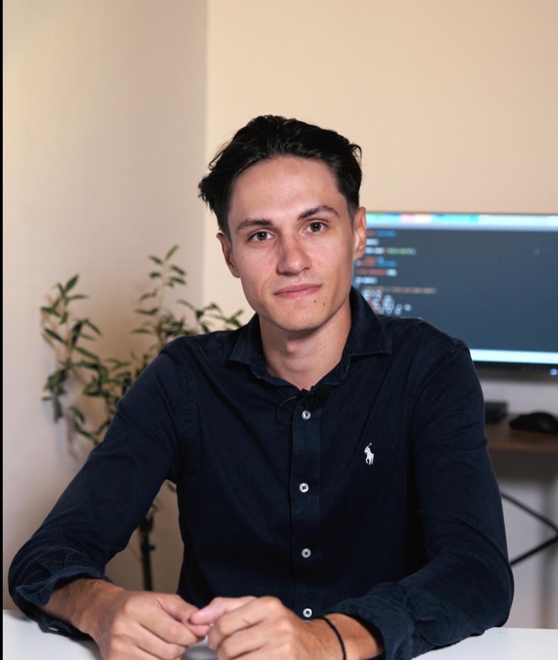 Alexandru Pârvu, fondator Hai Mate-Info - profesor de matematică și informatică în Sector 2, București